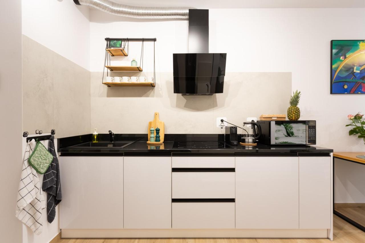 Luxurycity Apartment With Terrace วรอตซวาฟ ภายนอก รูปภาพ