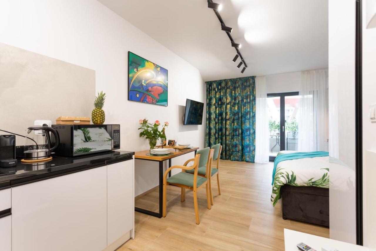 Luxurycity Apartment With Terrace วรอตซวาฟ ภายนอก รูปภาพ