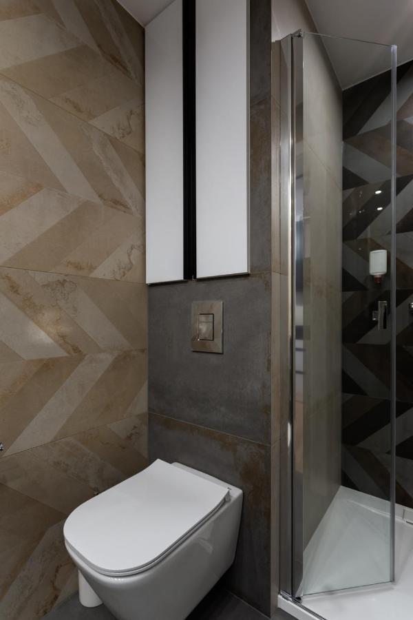 Luxurycity Apartment With Terrace วรอตซวาฟ ภายนอก รูปภาพ
