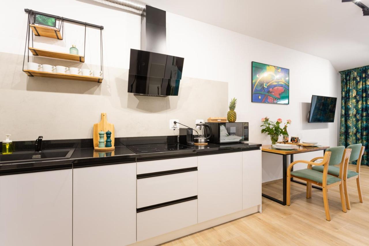 Luxurycity Apartment With Terrace วรอตซวาฟ ภายนอก รูปภาพ