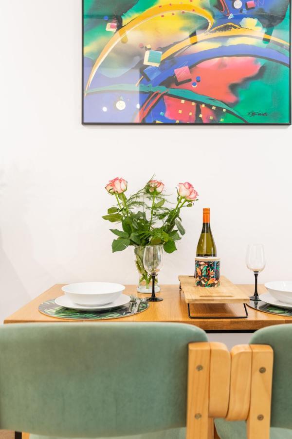 Luxurycity Apartment With Terrace วรอตซวาฟ ภายนอก รูปภาพ