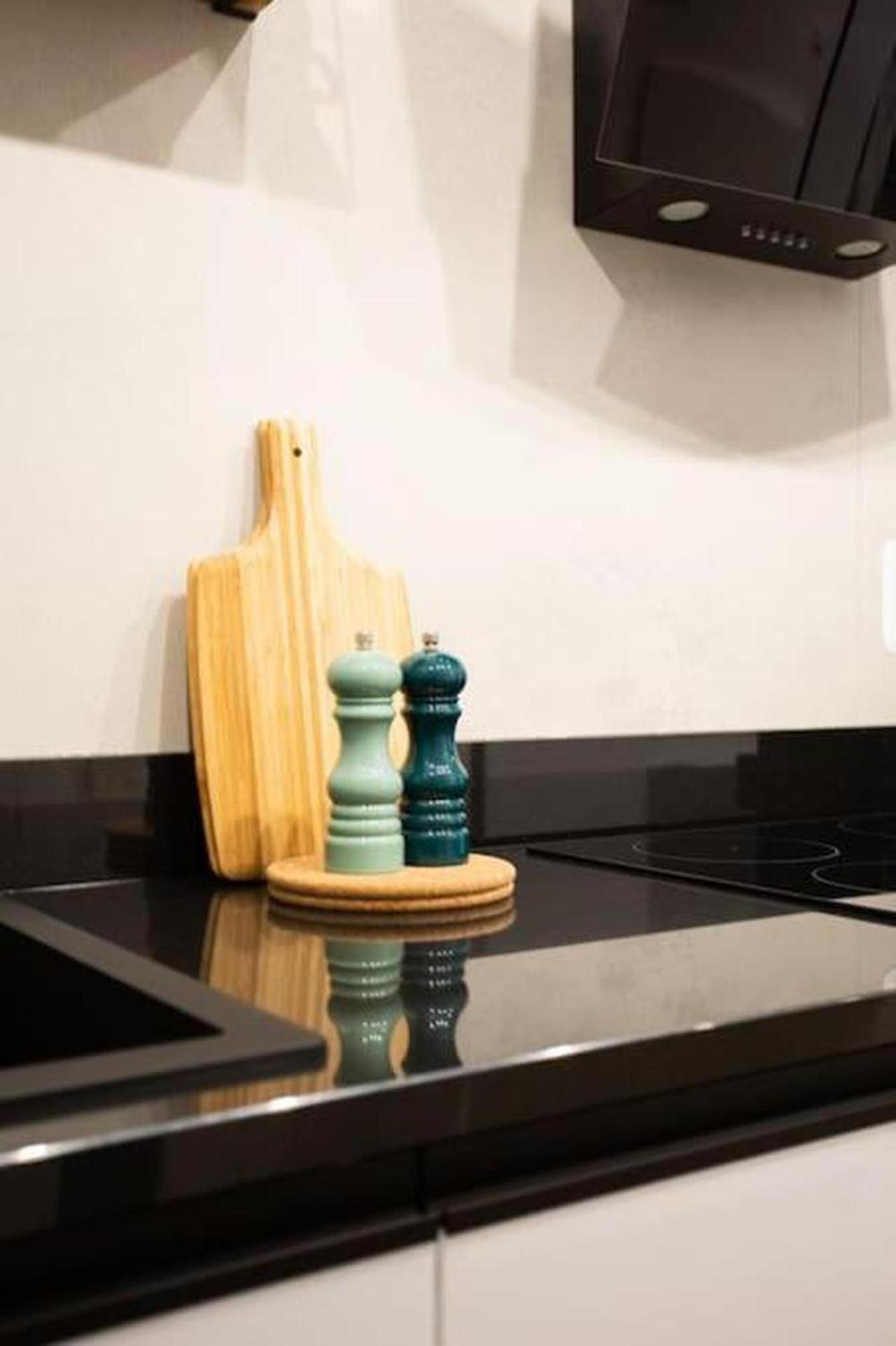 Luxurycity Apartment With Terrace วรอตซวาฟ ภายนอก รูปภาพ